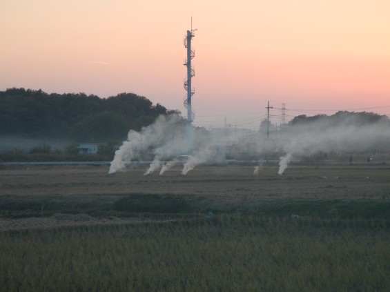 夕焼けと野焼き DSCN2051