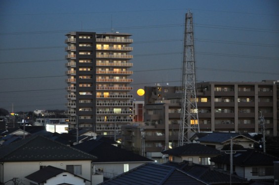 20140116 綺麗な満月が昇ってきましたDSC_0002