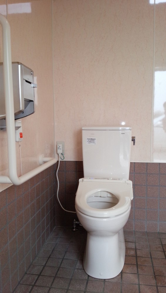 やすらぎの里 南葉山霊園 屋外トイレが完成 IMG_20140220_141840