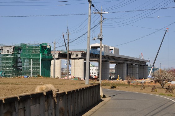 20140126　圏央道進捗状況　桶川市　桶川加納IC、桶川高校入口交差点付近 DSC_0143