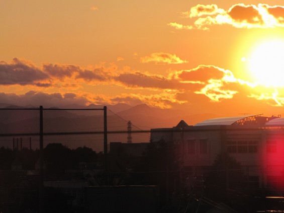 20140321 春分の日、お彼岸の富士山と筑波山、夕焼け IMG_0259