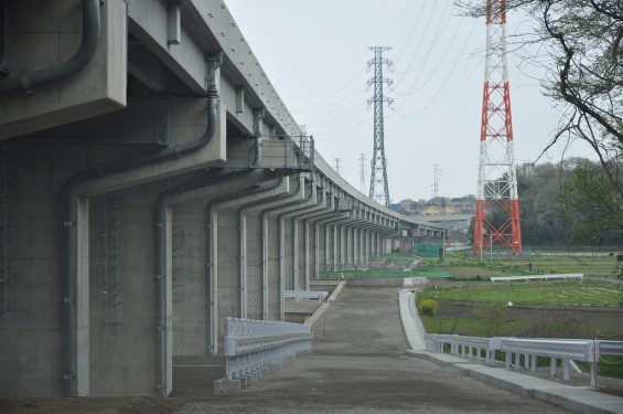 20140418　圏央道進捗状況　桶川市上日出谷　圏央道を跨ぐ陸橋周辺DSC_0097