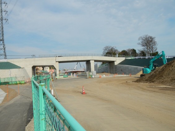 20140418　圏央道進捗状況　桶川市上日出谷　圏央道を跨ぐ陸橋周辺DSCN3996