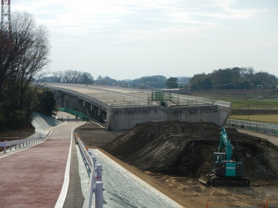 20140418　圏央道進捗状況　桶川市上日出谷　圏央道を跨ぐ陸橋周辺DSCN3958