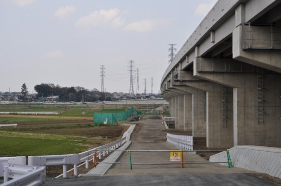 20140418　圏央道進捗状況　桶川市上日出谷　圏央道を跨ぐ陸橋周辺DSC_0089