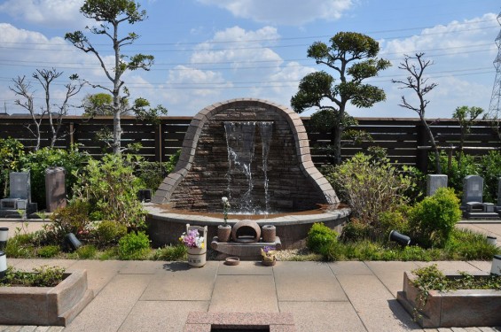 埼玉県鴻巣市　鴻巣霊園の永代供養墓DSC_0113