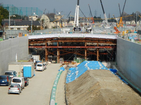 20140418　圏央道進捗状況　桶川市上日出谷　圏央道を跨ぐ陸橋周辺DSCN3955