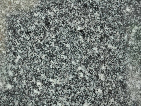 お墓に使う石材の種類 国産 福島産 吹雪DSC_0042