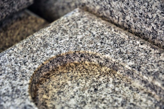 お墓に使う石材の種類　茨城産　真壁石DSC_0057