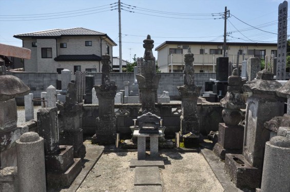 埼玉県北足立郡伊奈町　願成寺さま本堂が新しくなりましたDSC_0081伊奈熊蔵忠勝の墓 宝篋印塔