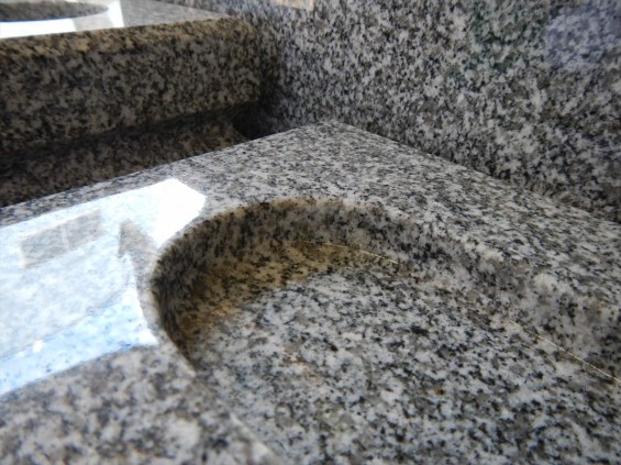 お墓に使う石材の種類　愛媛県伊予大島産　大島石DSCN5449