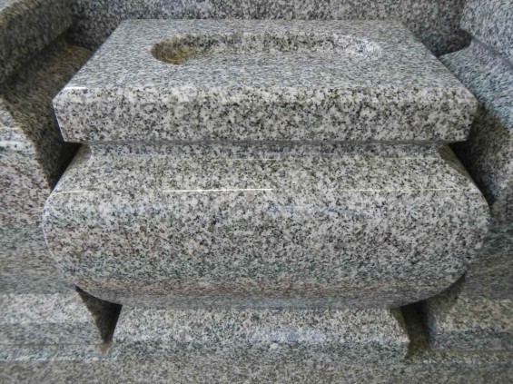 お墓に使う石材の種類　愛媛県伊予大島産　大島石DSCN5447