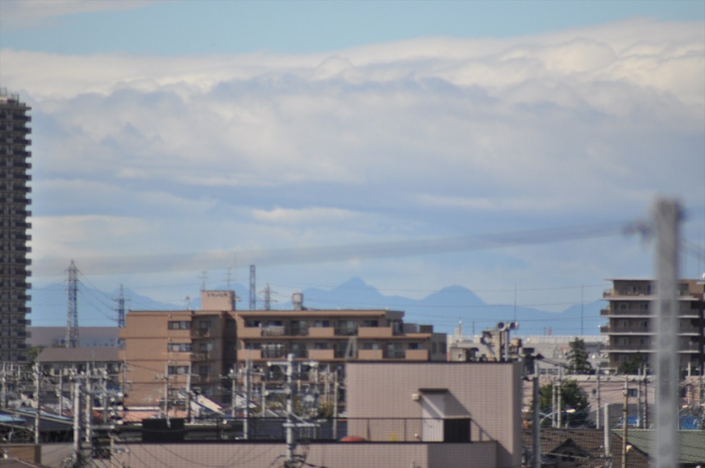 20141006 台風一過の澄んだ空気で榛名山が見えましたDSC_0065