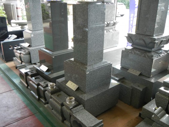 お墓に使う石材の種類　香川県産　庵治石DSCN5469