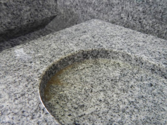 お墓に使う石材の種類　香川県産　庵治石DSCN5474