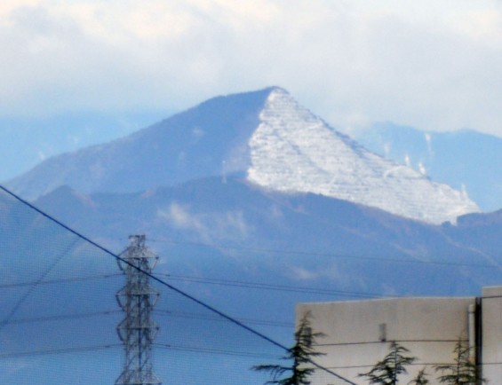 20150304 雨後のきれいな武甲山DSC_0031-