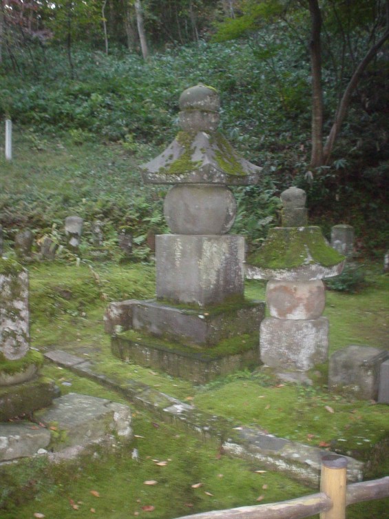 上杉謙信公のお墓（林泉寺）新潟県上越市 五輪塔 供養塔DSC01865