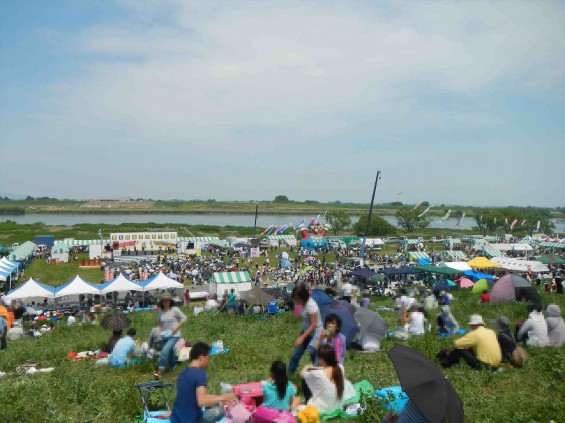 2015年5月3日 第6回加須市市民平和際 ジャンボ鯉のぼりDSCN6842