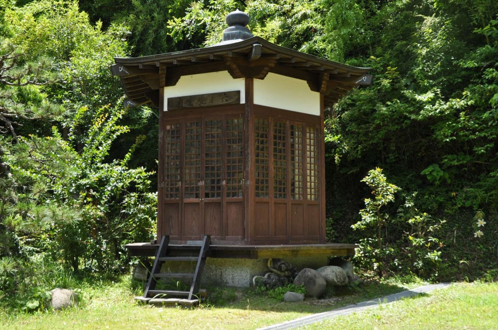 2015年7月 静岡県静岡市清水区興津井上町 霊泉寺 六角堂DSC_1698