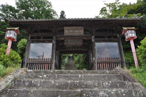 2015年6月 埼玉県東松山市 岩殿観音正法寺DSC_1435山門