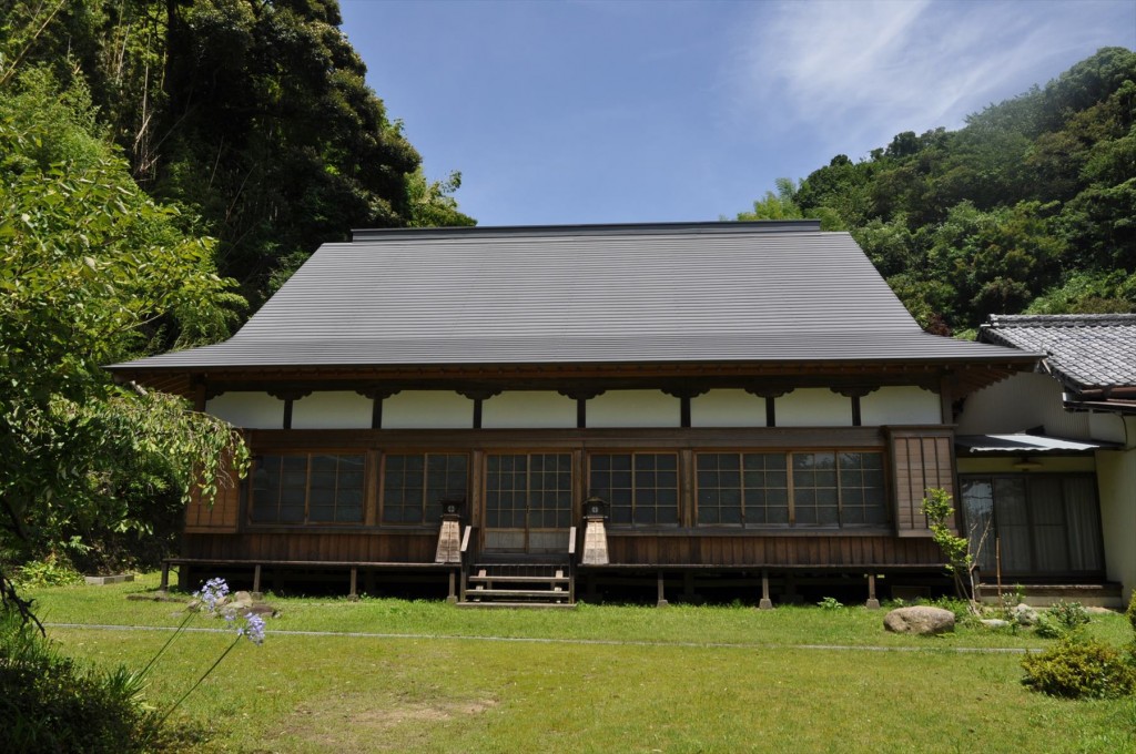 2015年7月 静岡県静岡市清水区興津井上町 霊泉寺 本堂DSC_1695