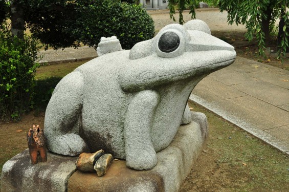 埼玉県白岡市 全龍寺 石のカエルDSC_3275