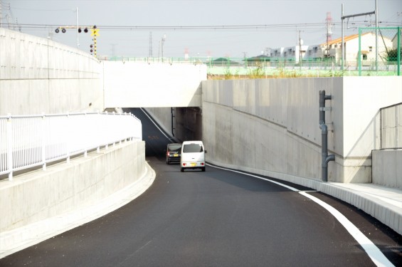 2015年10月 圏央道進捗状況 二ツ家アンダーパス開通(踏切だった場所)-DSC_4094
