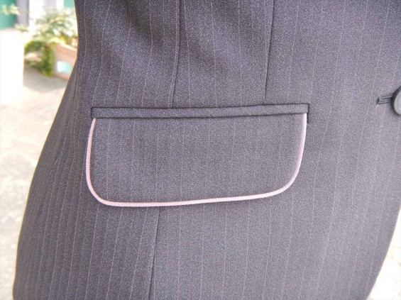 2015年10月 新しい制服 事務 会社 女性社員 ピンクDSCN7201