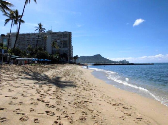 今年も大好きなハワイに行って来ました ①遊泳禁止でガラーンと人のいないワイキキビーチCIMG0253
