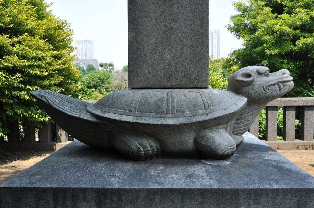 著名人有名人の墓 青山霊園 大久保利通の墓 亀趺墓（きふぼ）DSC_0884