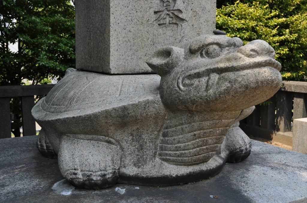 著名人有名人の墓 青山霊園 大久保利通の墓 亀趺墓（きふぼ）DSC_0881