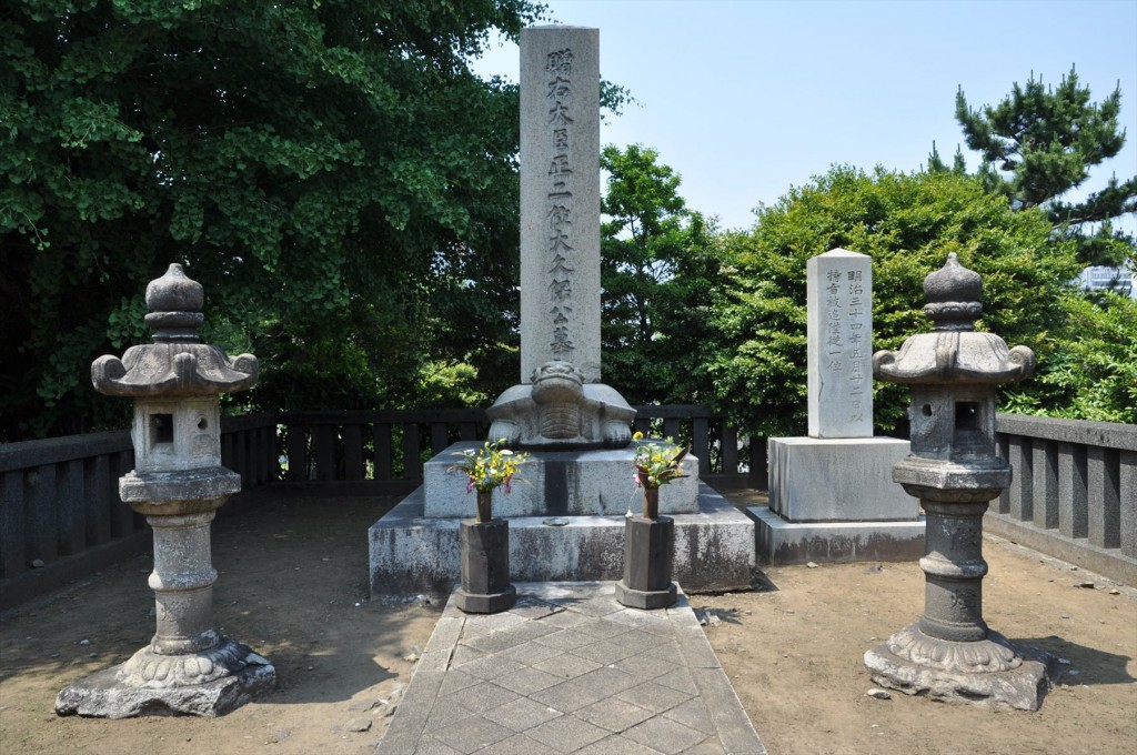 著名人有名人の墓 青山霊園 大久保利通の墓 亀趺墓（きふぼ）DSC_0883