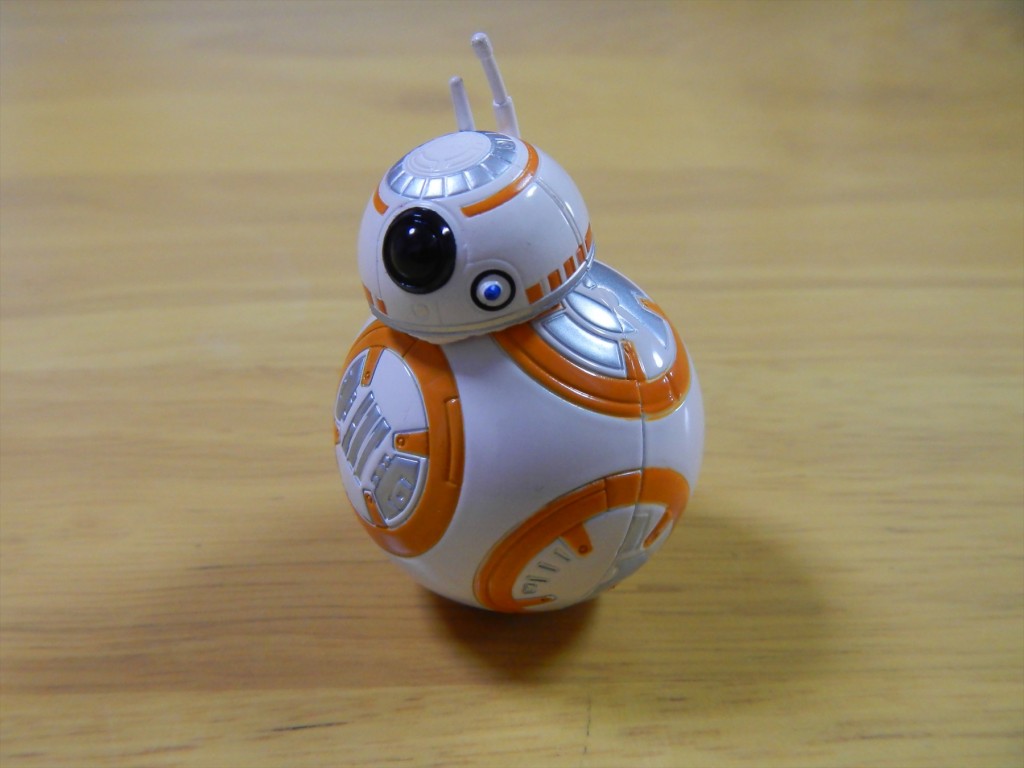 2015年12月19日 スターウォーズ フォースの覚醒　を見てきました（こうのすシネマにて）DSCN7391 メタコレのBB8