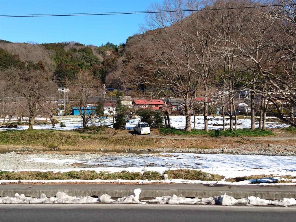 2016年1月26日 JA埼玉県東秩父村農産物販売所のイワナ 焼き魚 雪DSC_0151-