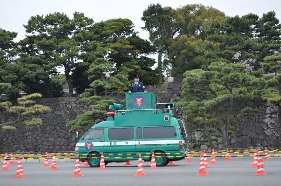 2016年4月2日 春・秋季皇居乾通り一般公開 満開の桜を見てきましたDSC_5583