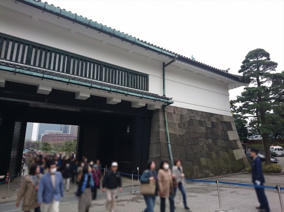 2016年4月2日 春・秋季皇居乾通り一般公開 満開の桜を見てきましたDSC_0803