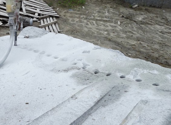 2016年6月14日 福島県の石材産地 吹雪の石切場 丁場 社員研修に行ってきましたDSCF2124