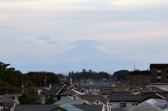 一年を通して富士山の変化を見る（埼玉県上尾市から）8月 008