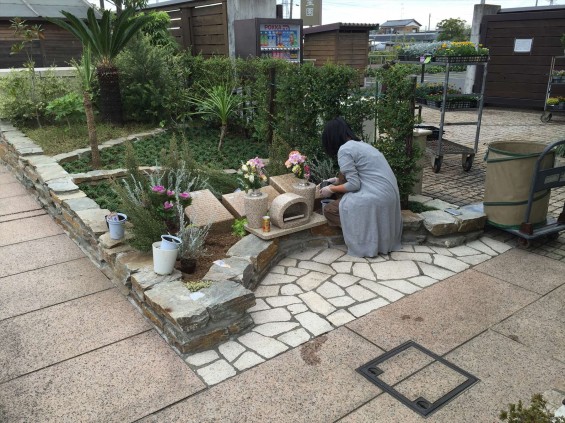 201611 埼玉県の霊園 鴻巣霊園　植栽とお花の植え替えIMG_0075