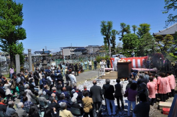 2017年4月23日 埼玉県上尾市 遍照院 大聖不動明王坐像 湯入れ式 鑿入れ式 大仏師 大佛師 松本明慶作 雛型 仏像彫刻DSC_2168-