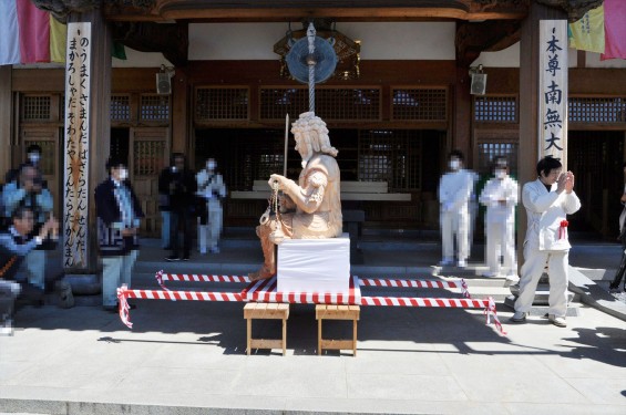 2017年4月23日 埼玉県上尾市 遍照院 大聖不動明王坐像 湯入れ式 鑿入れ式 大仏師 大佛師 松本明慶作 雛型 仏像彫刻DSC_2029-