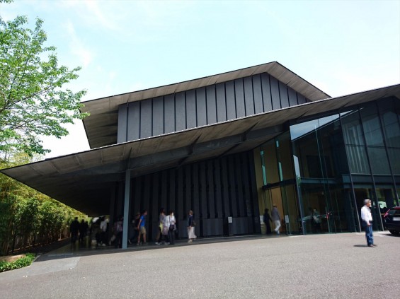 2017年5月 ゴールデンウィーク 東京 南青山 根津美術館 に行ってきました 建物外観 駐車場DSC_6032