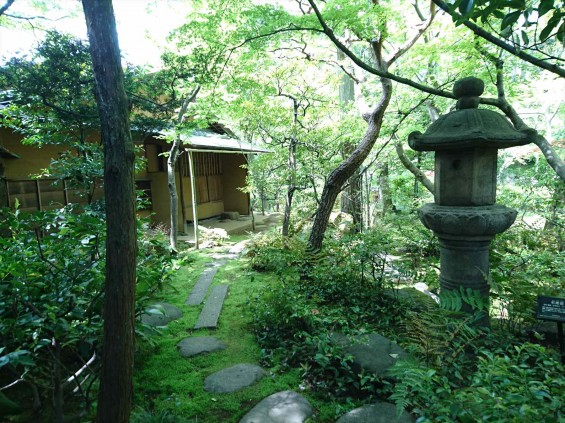 2017年5月 ゴールデンウィーク 東京 南青山 根津美術館 に行ってきました 石灯籠と茶室DSC_5998