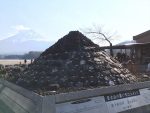・石材店スタッフのブログ　河口湖の大石公園にある“富士山の集いモニュメント” 全国の富士山の石でできています